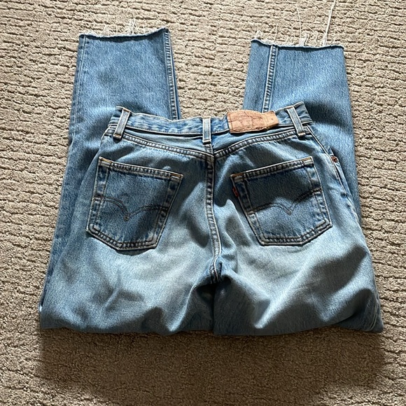 True vintage Levi’s jeans - Picture 4 of 13